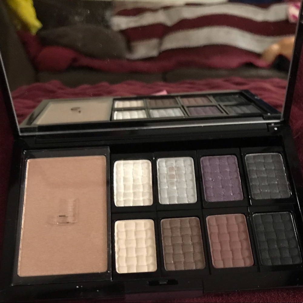 Doucce makeup eyeshadow palette